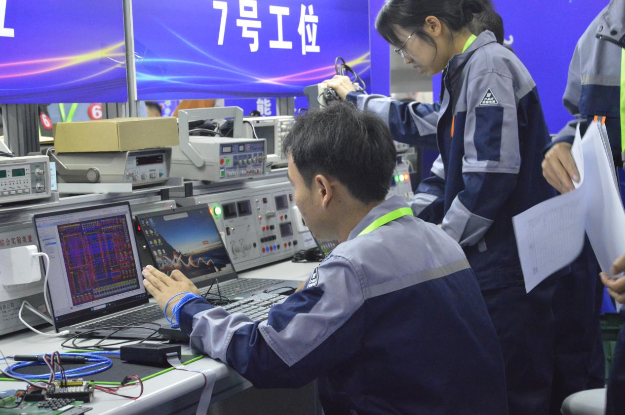 我校成功舉辦2023年云南省職業(yè)院校技能大賽“智能電子產(chǎn)品設(shè)計(jì)與開發(fā)”賽項(xiàng)，引領(lǐng)職業(yè)教育創(chuàng)新與實(shí)踐新篇章